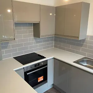 4-bedroom-home-with-free-parking-in-cb1.cambridgehotelsuk.com/